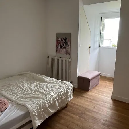 Maison Familiale Vue Et A Pieds *