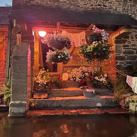 Maison Familiale Vue Et A Pieds