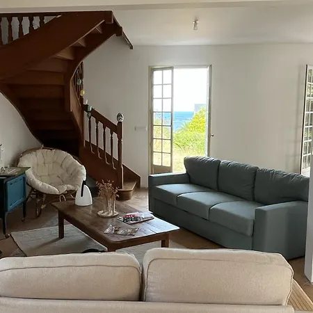 Maison Familiale Vue Et A Pieds